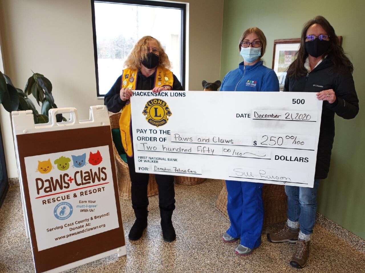 Hackensack Lions Donates to Paws and Claws